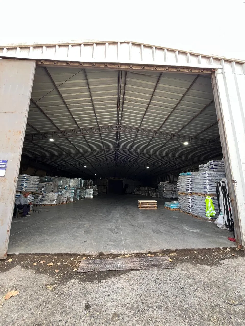 Arriendo bodegas con oficina y patio de maniobras en Chillán (12)_converted